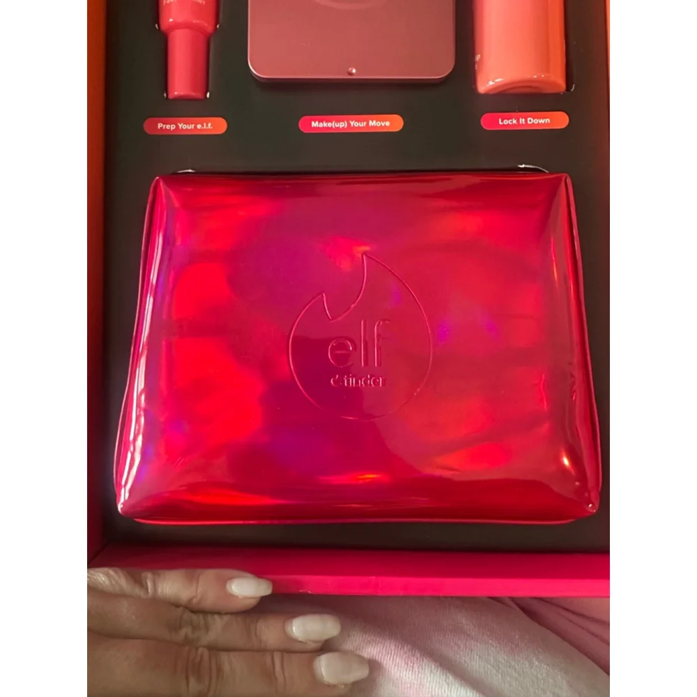 Limited Edition ELF X TINDER Its a match lip, primer, setting mist & makeup bag‎